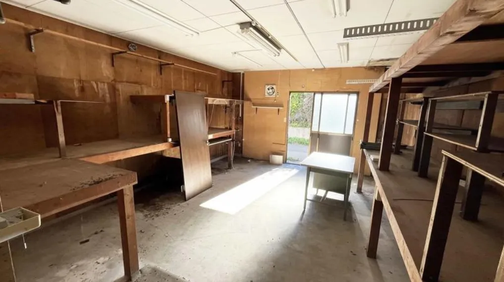 伊東市十足売中古戸建の内装の写真3