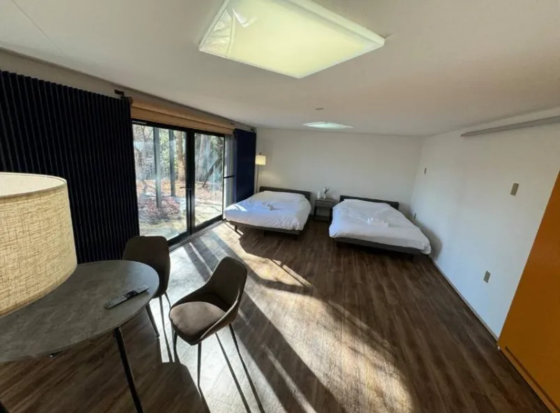 山中湖村平野賛美が丘売デザイナーズ別荘の写真 6