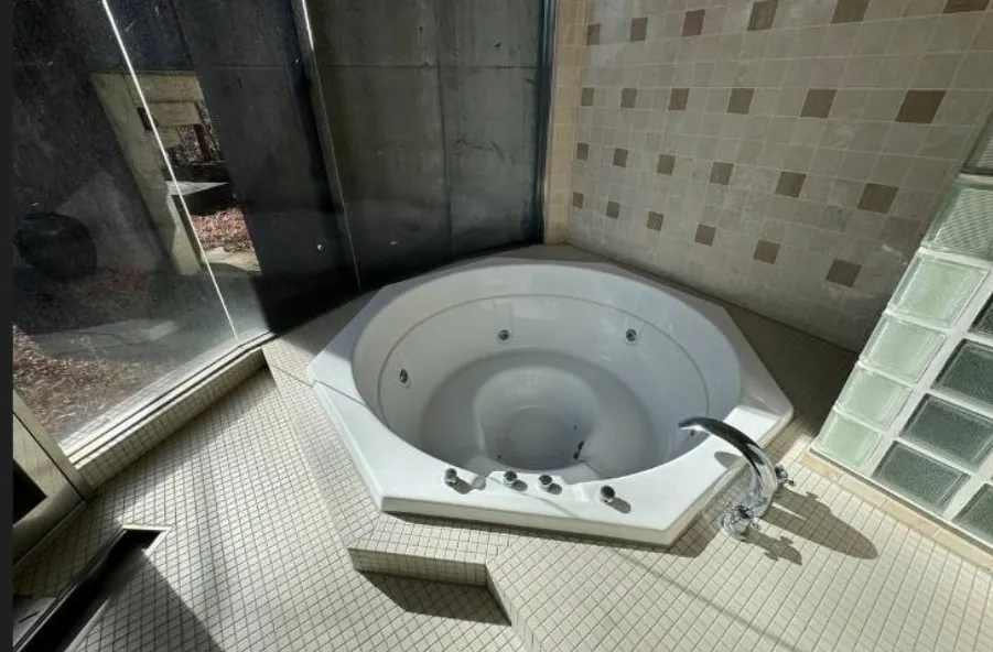 山中湖村平野賛美が丘売別荘の浴室