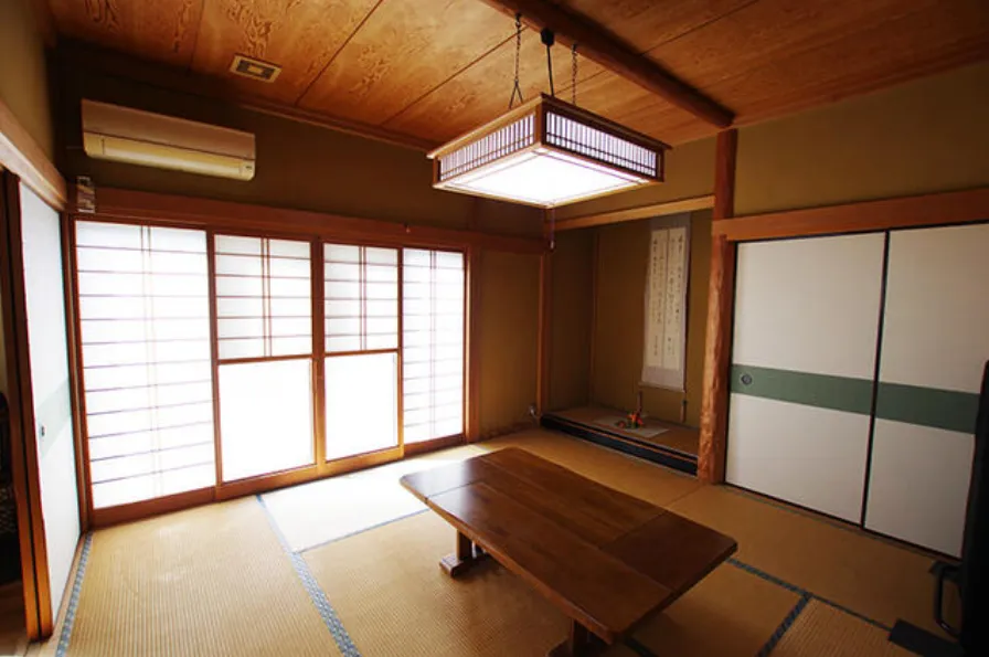 1階和室8帖(床の間付き)