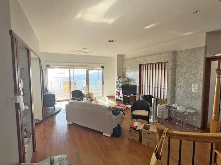 神奈川県足柄下郡真鶴中古戸建のオーシャンビューリビングルーム