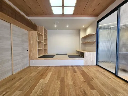 箱根町仙石原中古戸建の和室・リビング空間