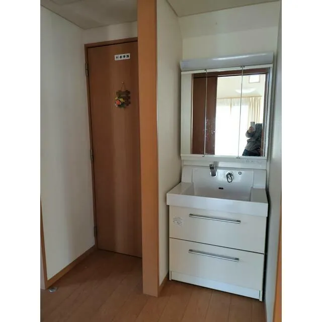 日光市薄井沢中古戸建の洗面室・独立洗面台設備