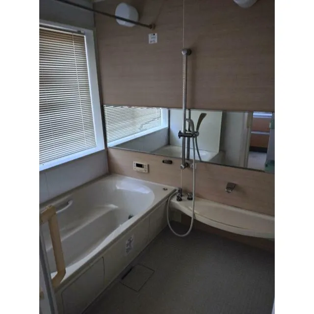 日光市薄井沢中古戸建のモダンなユニットバス・浴室内観