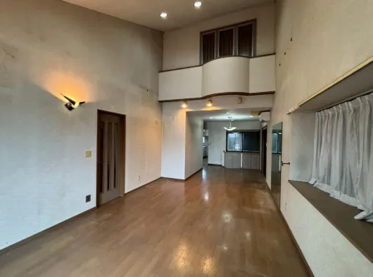 長生郡白子町中古戸建のメゾネット式リビングルーム内観