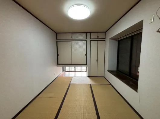 長生郡白子町中古戸建の和室内観、畳敷きで床の間付き