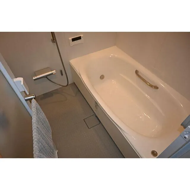 長生村一松中古戸建の清潔なユニットバス・浴室