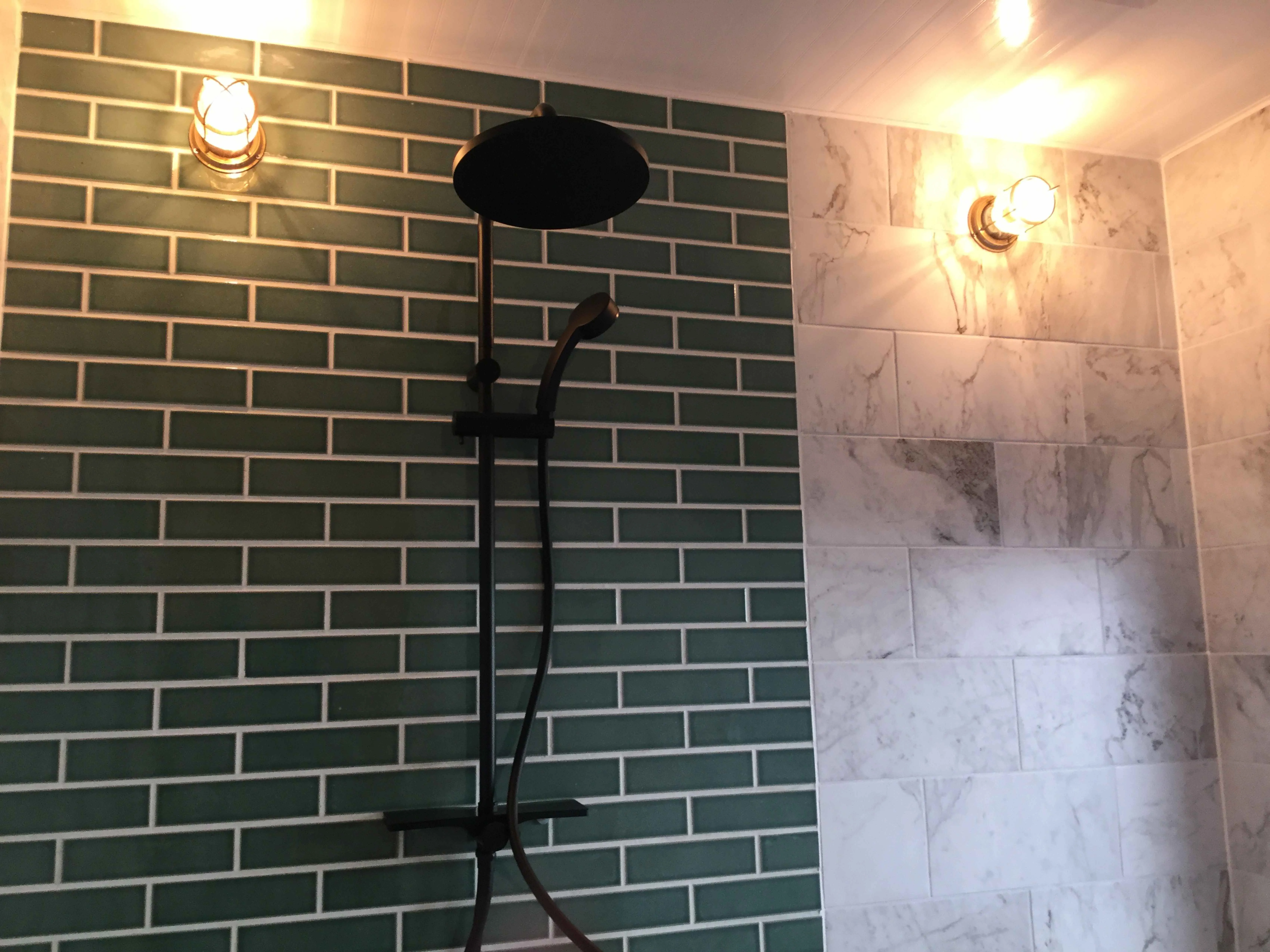 富津市岩本中古戸建のモダンなシャワールーム