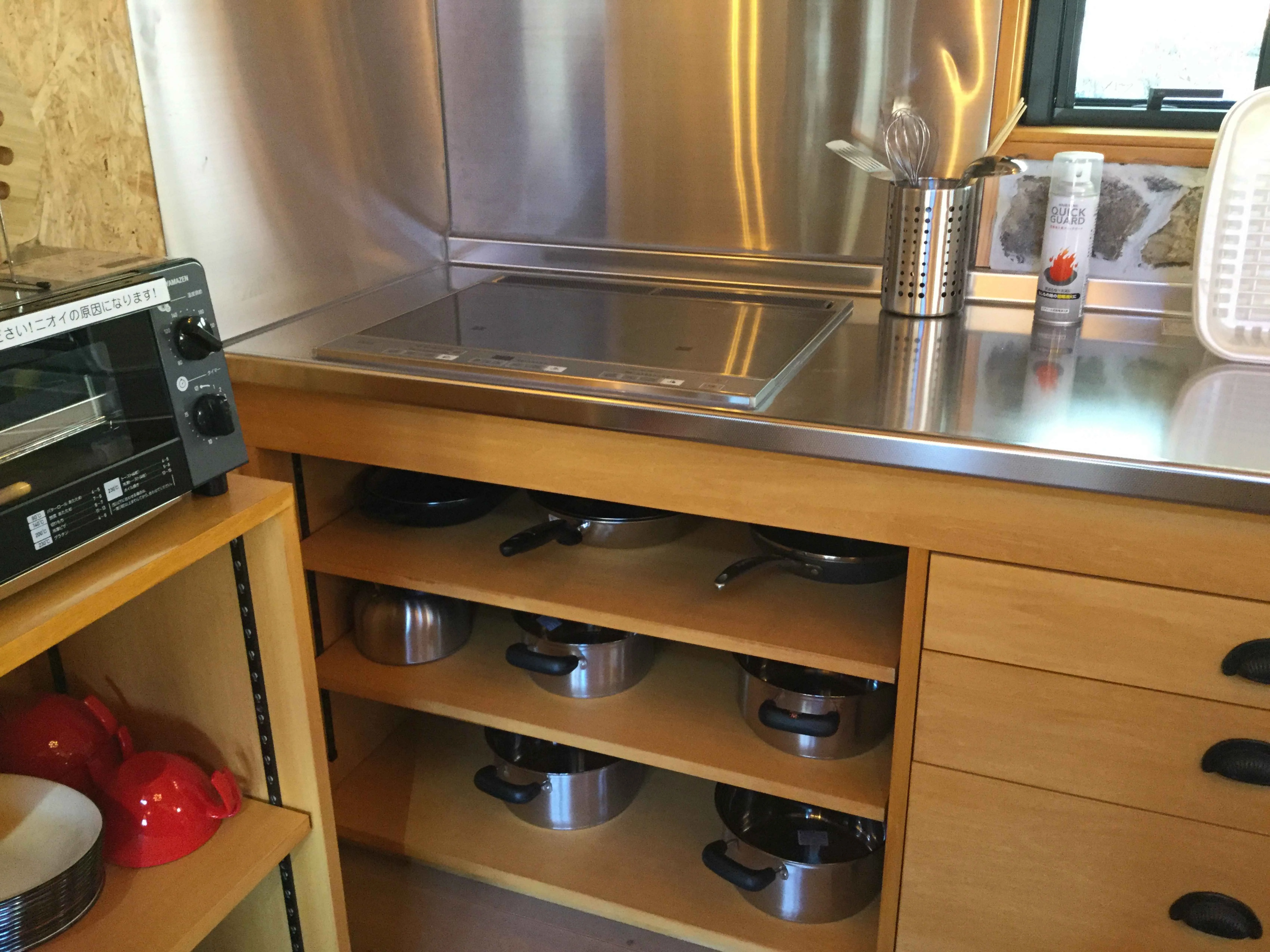 富津市岩本中古戸建のモダンなキッチン設備