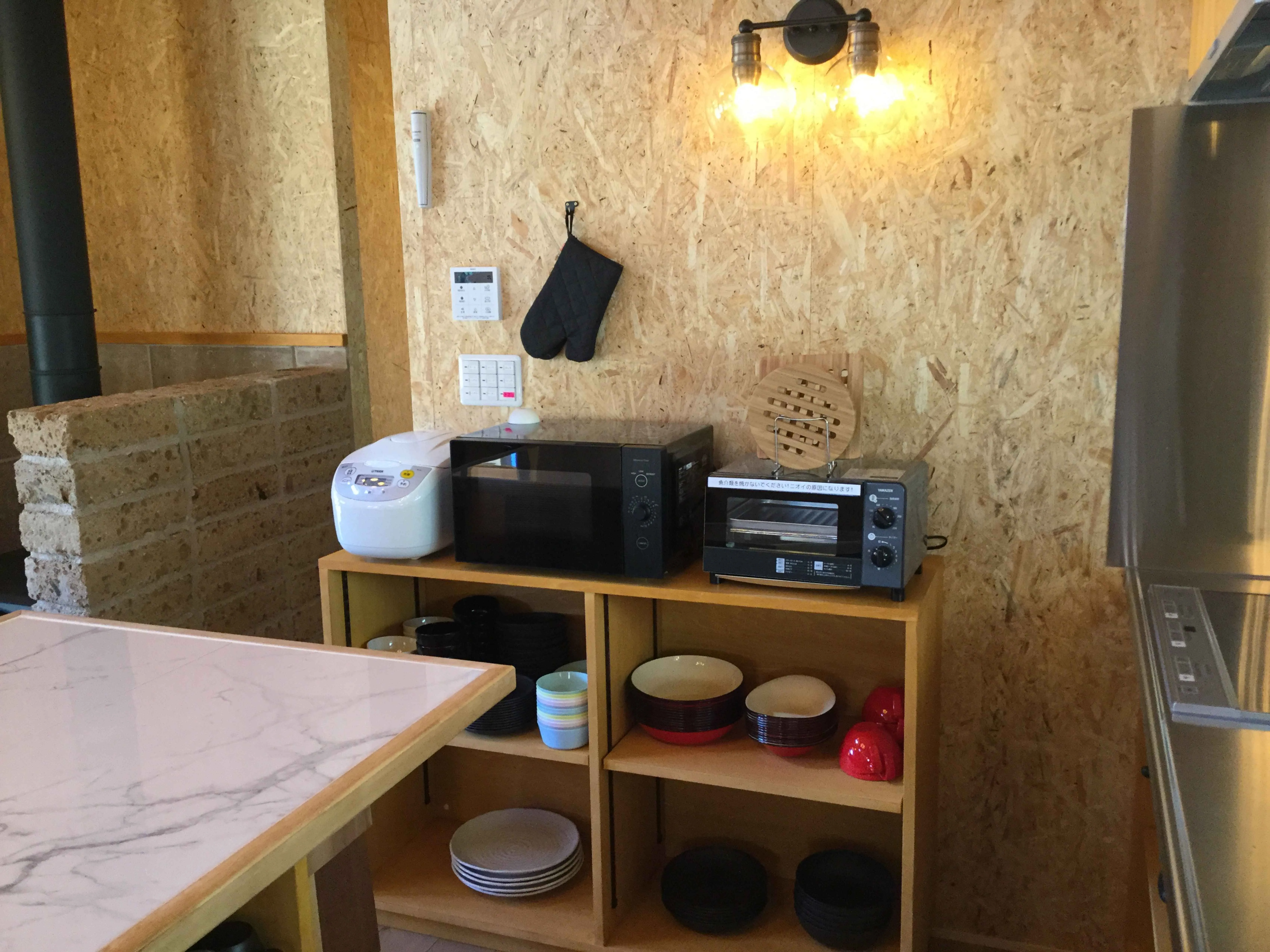 富津市岩本中古戸建のキッチン収納と調理家電