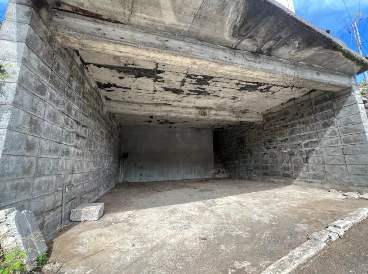 湯河原町宮上中古戸建のガレージ内観