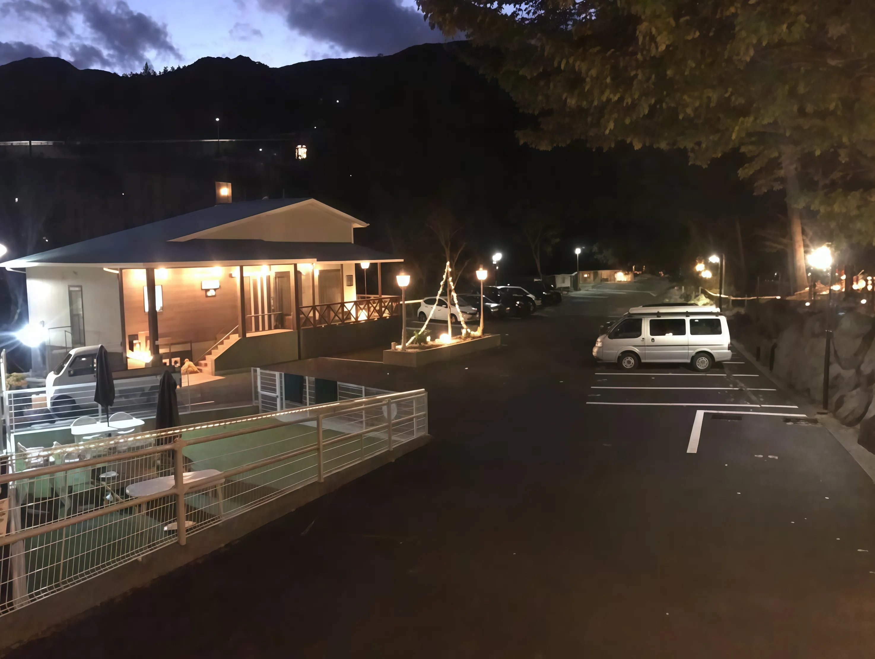 熱海渚の杜築浅平屋の夜景