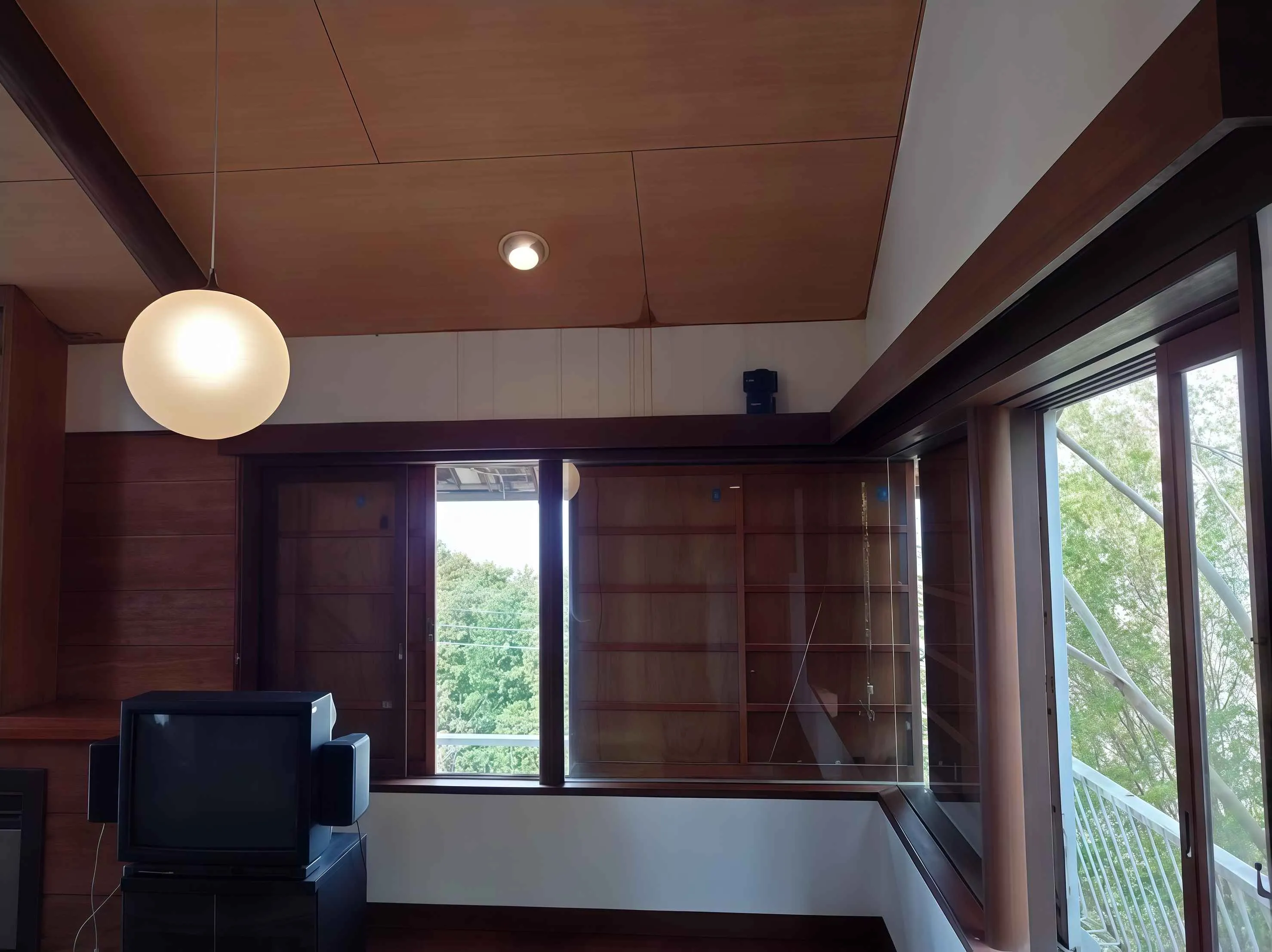 伊豆の国市韮山中古戸建の吹き抜けリビング