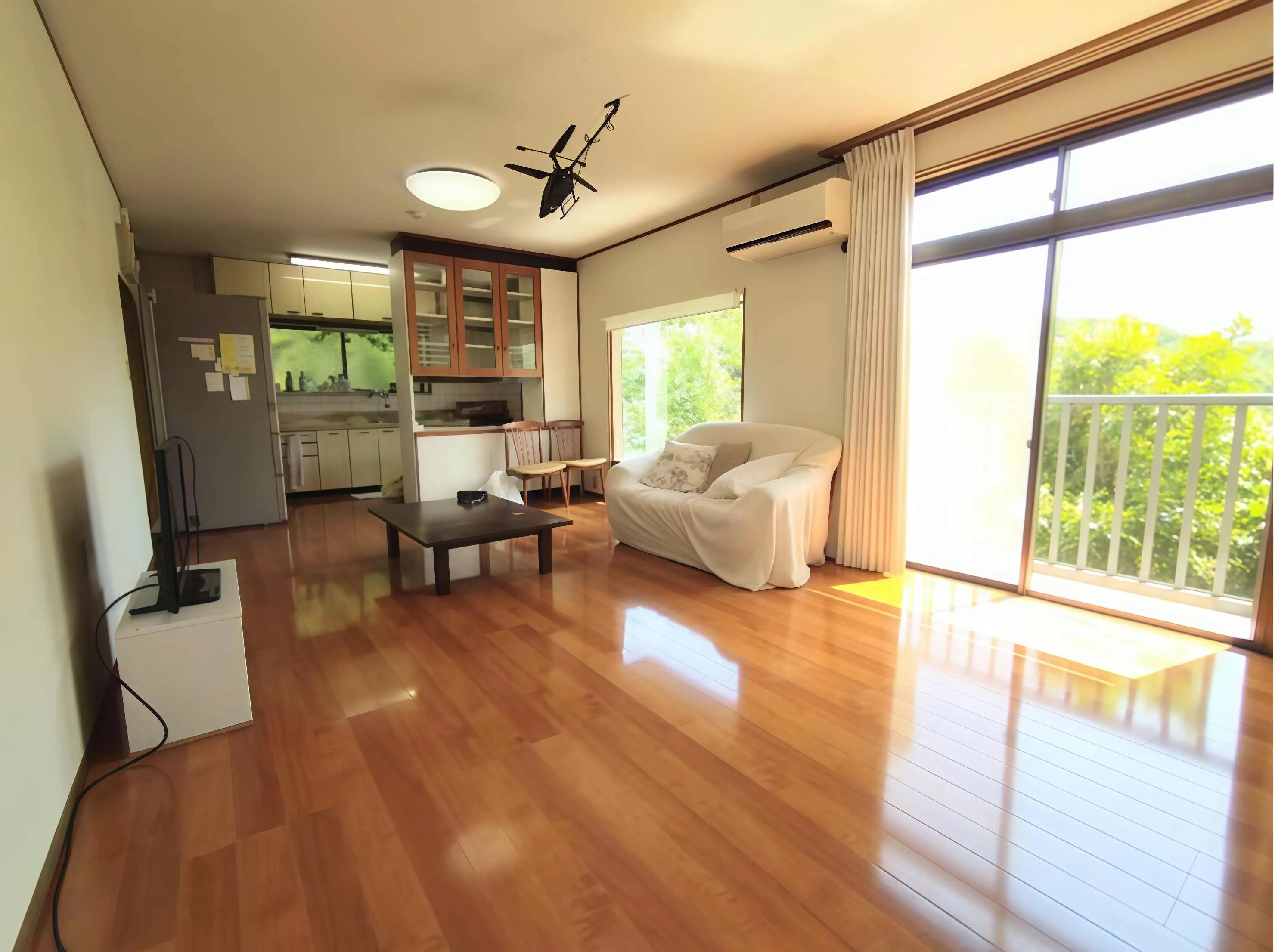 西熱海町店舗付中古戸建のLDK