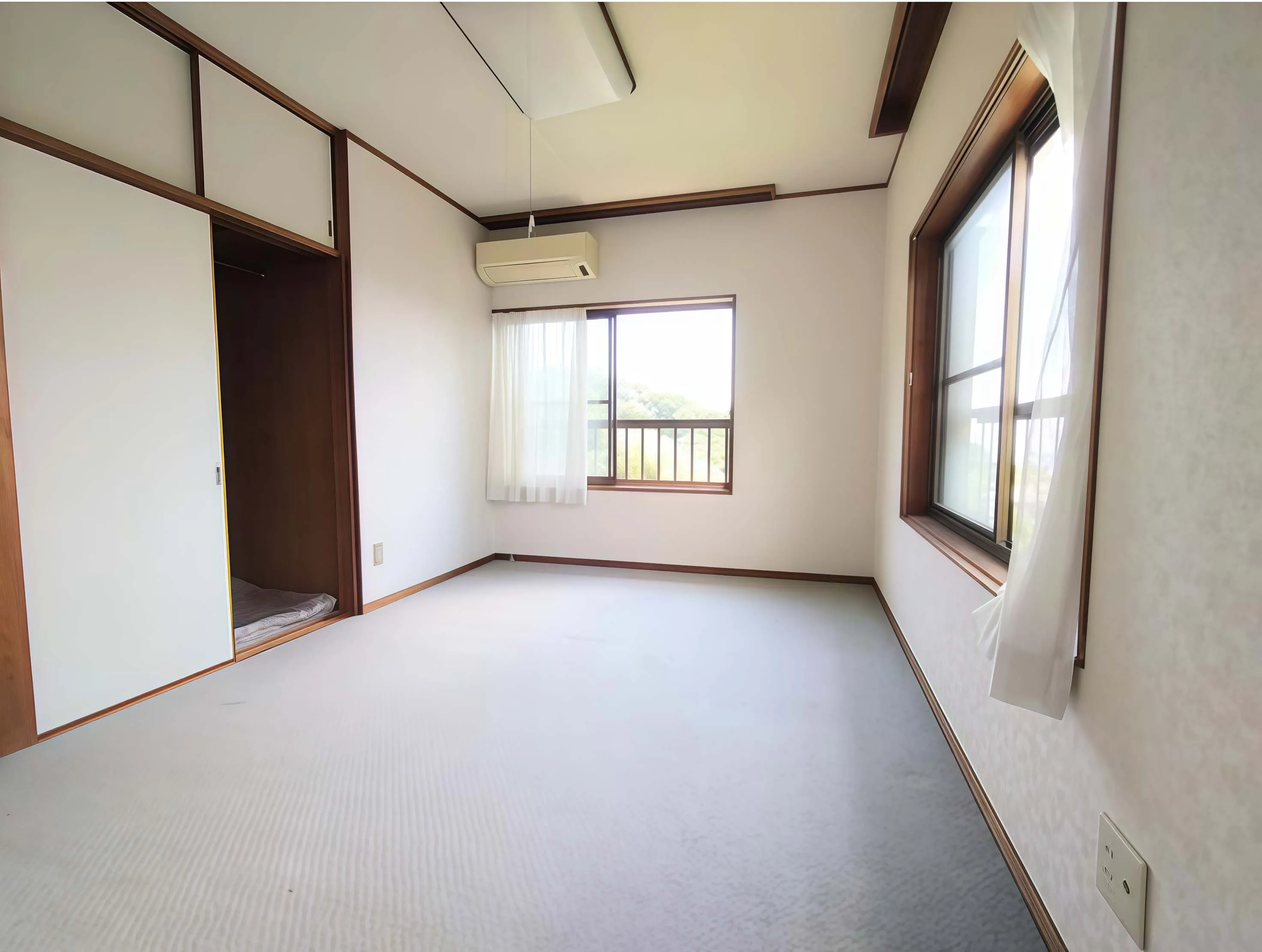 西熱海町店舗付中古戸建の2階和室