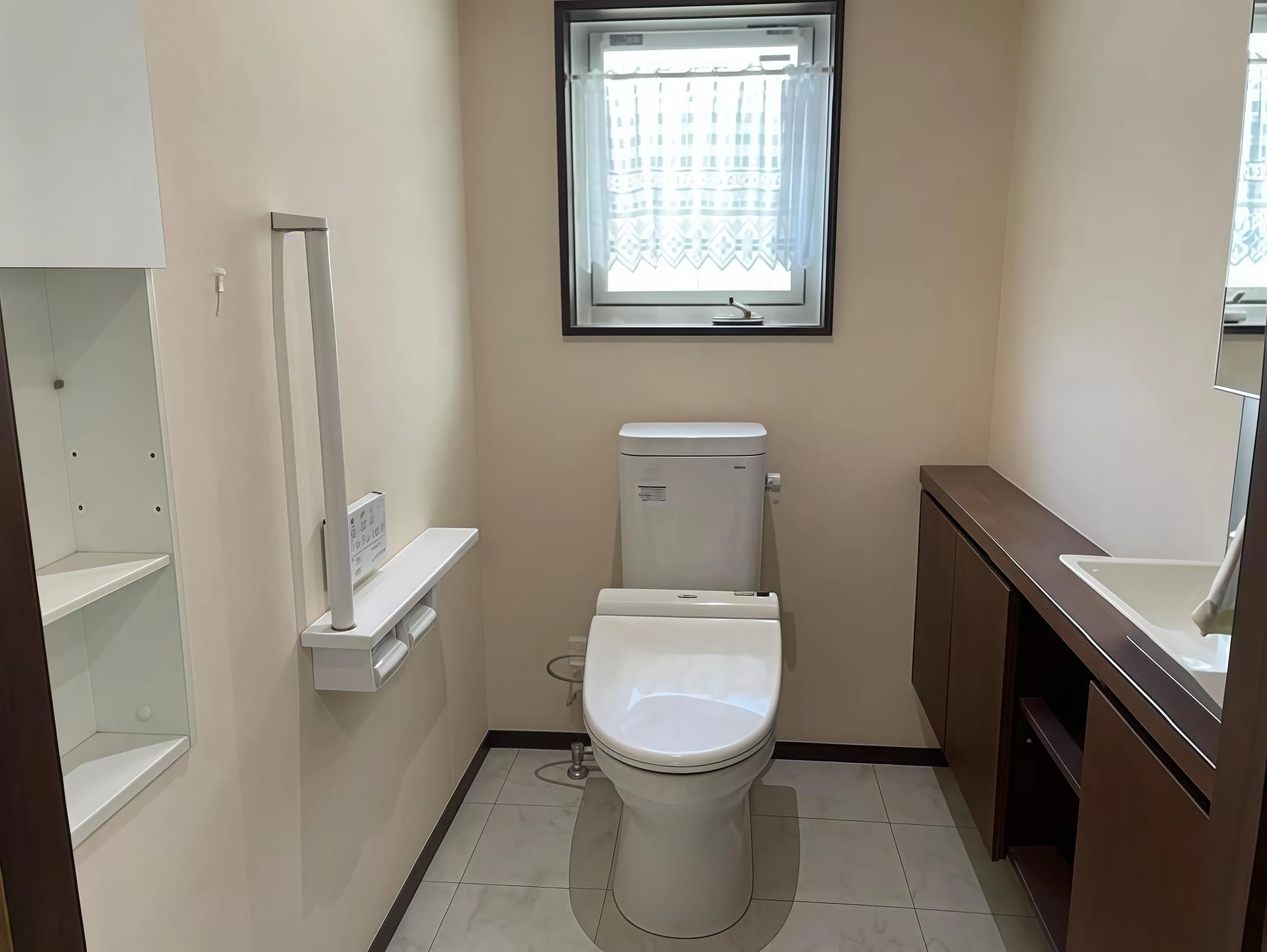 横須賀市森崎中古戸建のトイレ