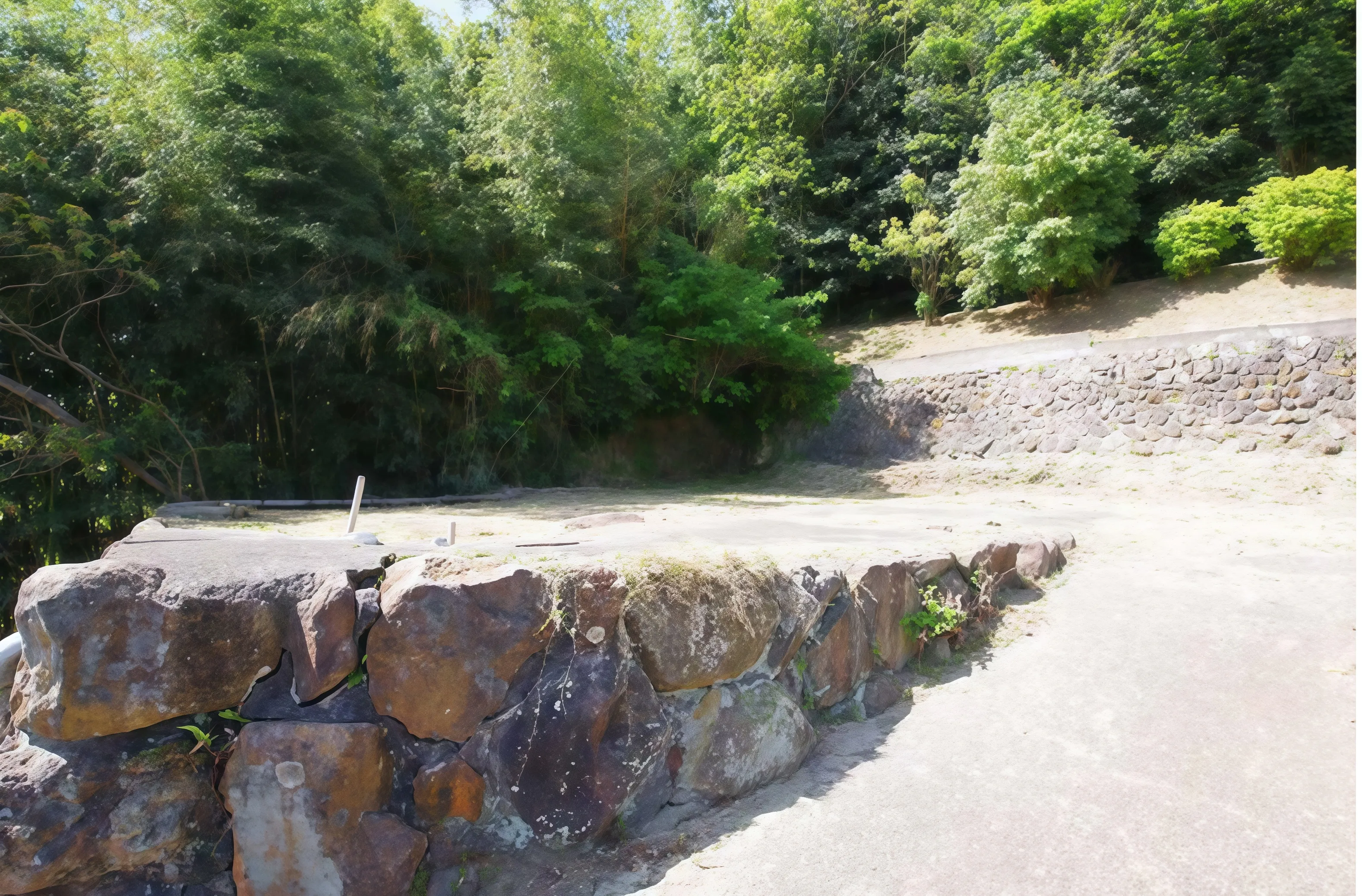 熱海市上多賀売地の石垣と擁壁