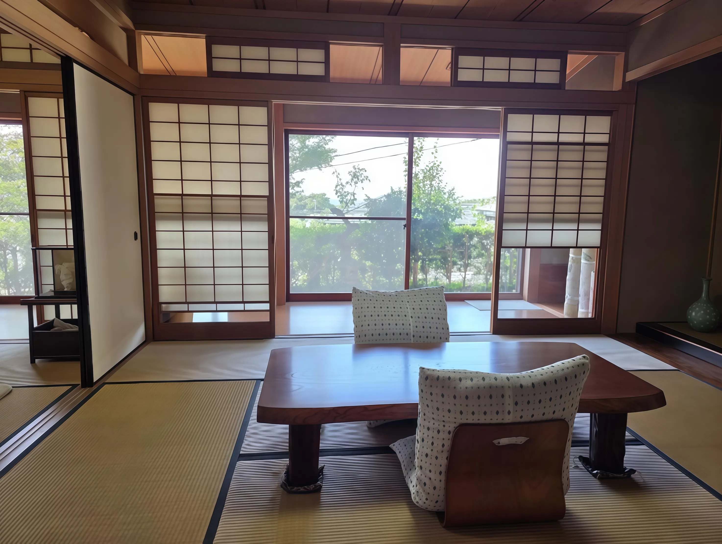 鎌倉山趣ある日本家屋の和室(別角度)