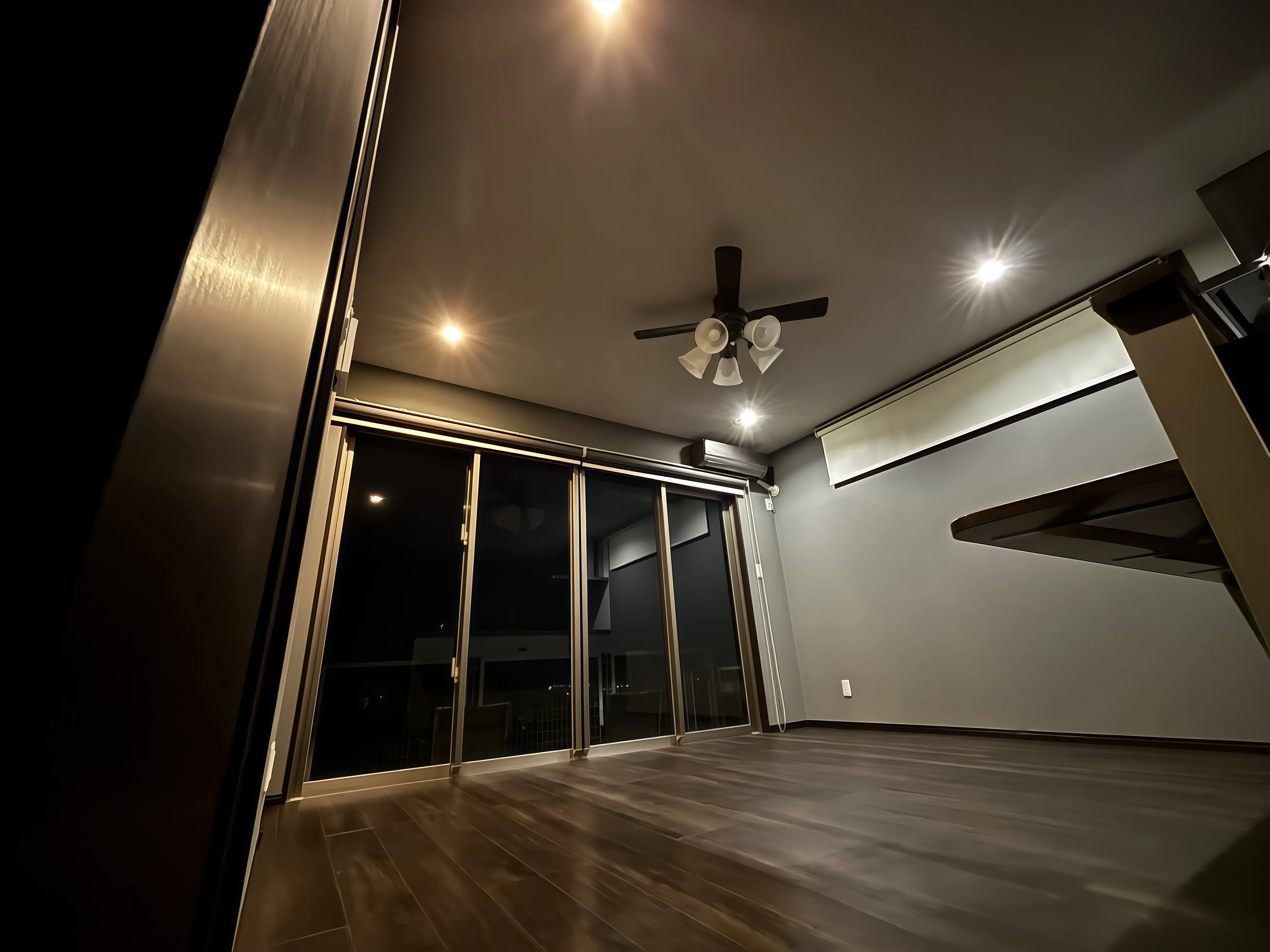 うるま市勝連オーシャンビュー平屋戸建のリビング（別角度）