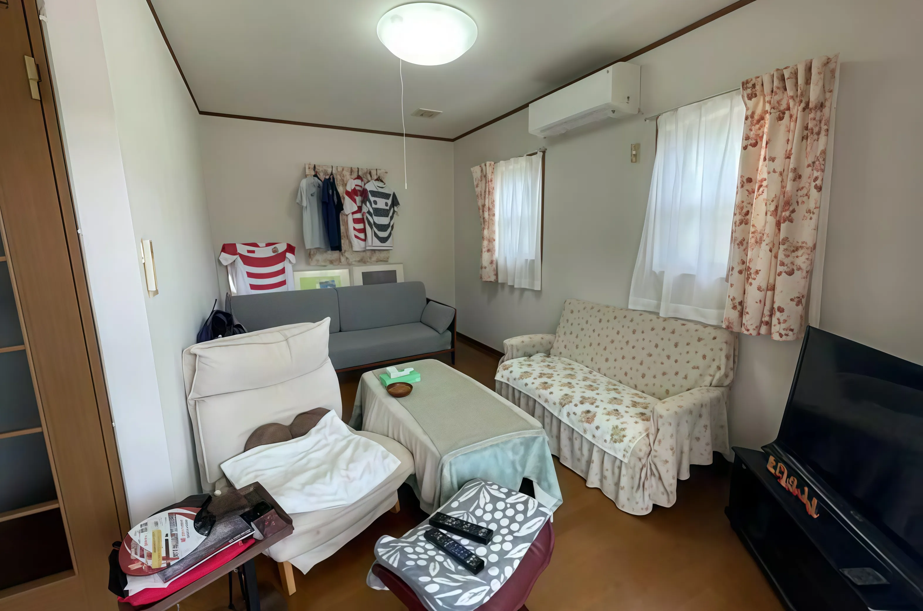 湯河原町吉浜高台の邸宅のリビング