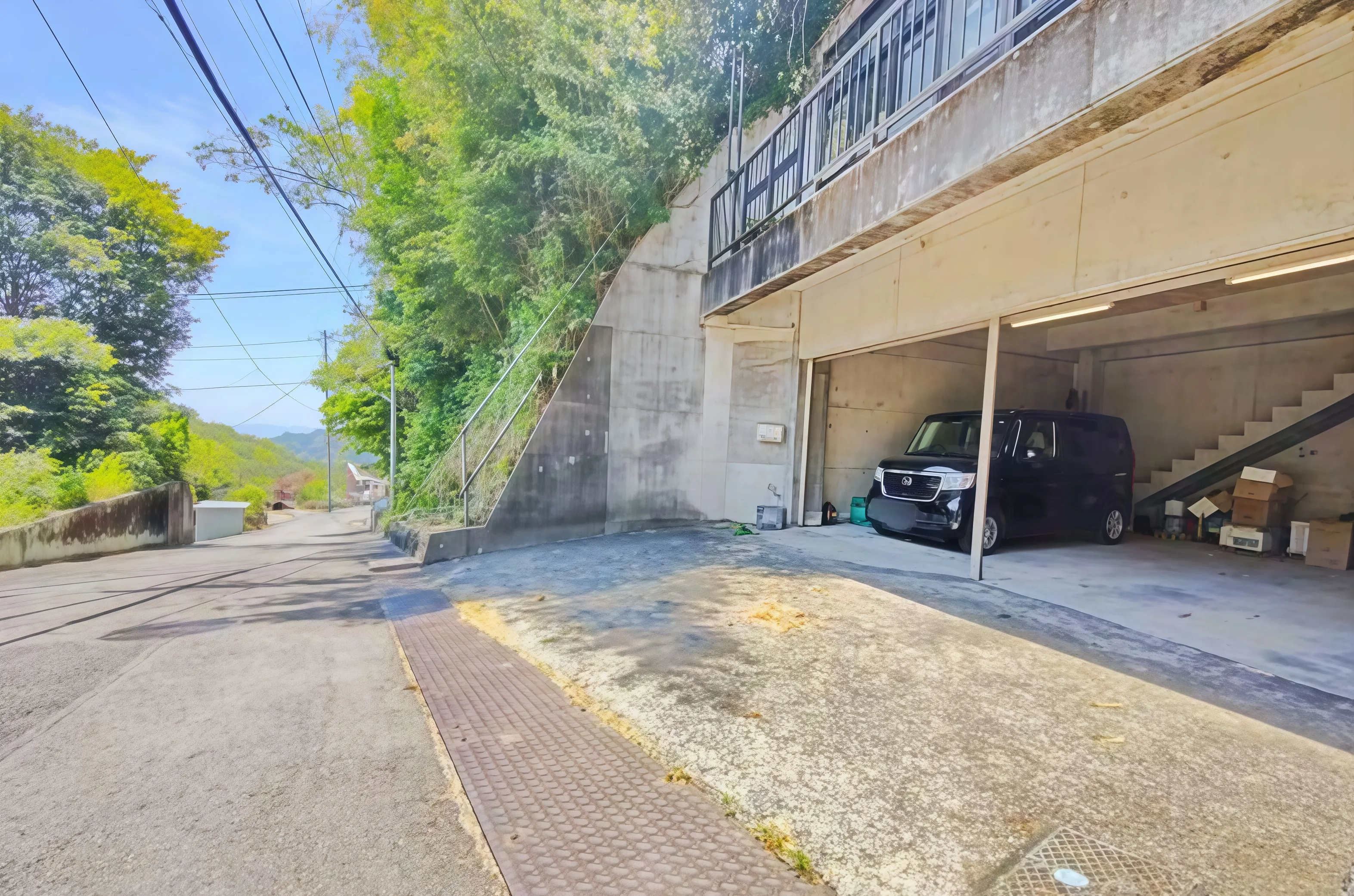 熱海市緑ヶ丘町古屋付売地の前面道路