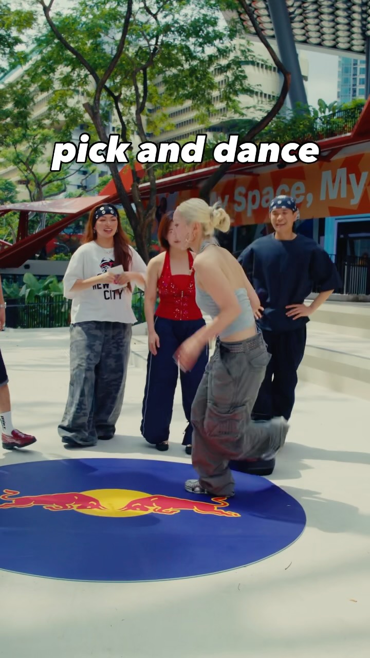 Today’s pick … jungle! ⚡️😮‍💨🕺let’s get it!🎶🔥

🕺💃: @locker.zee @the_d.soraki_dance 
👉: @redbullsg 
📍: @scapesg 

#redbulldance #dance #givesyouwiiings #streetdance #singapore
