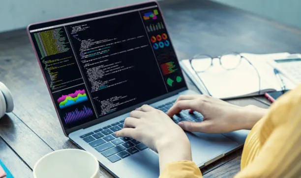 プログラミングがわからない時の7つの対処法!現役エンジニアが伝授する効果的な学習方法