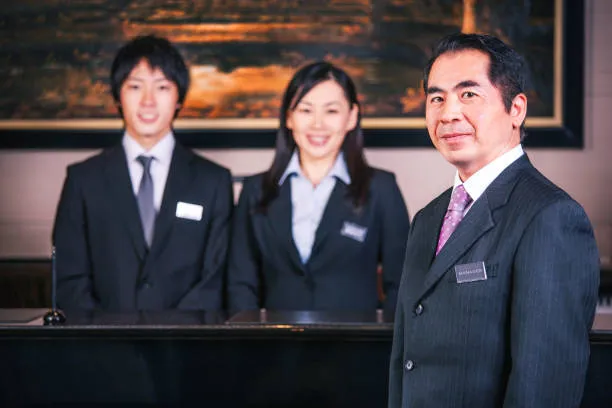 ホテルの役職の種類を徹底解説!知っておきたい主要ポジション12選