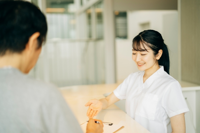 臨床検査技師の皆様、職務経歴書の作成にお悩みではありませんか?職務経歴書は、履歴書と並んで転職活動に欠かせない重要なドキュメントです。特に、専門性の高い臨床検査技師の職務経歴書は、その経験と実績を効果的にアピールする必要があります。