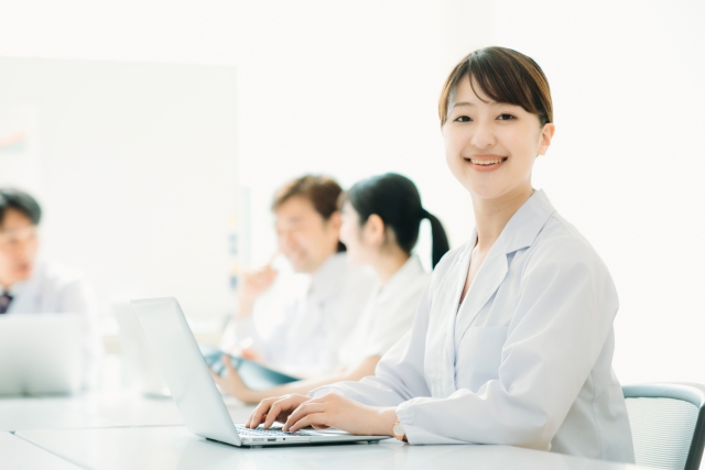 保健師の職務経歴書の書き方 - 採用担当者の目を引くポイントとは?