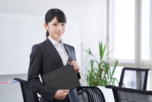 未経験から法人営業職への道 ── 転職とキャリアチェンジのステップ