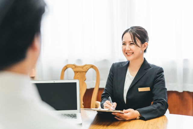 ウエディングプランナーの転職: セカンドキャリアへのステップバイステップガイド