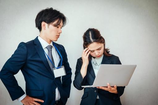 パワハラ加害者が事実を認めない時の対処法と企業の責任