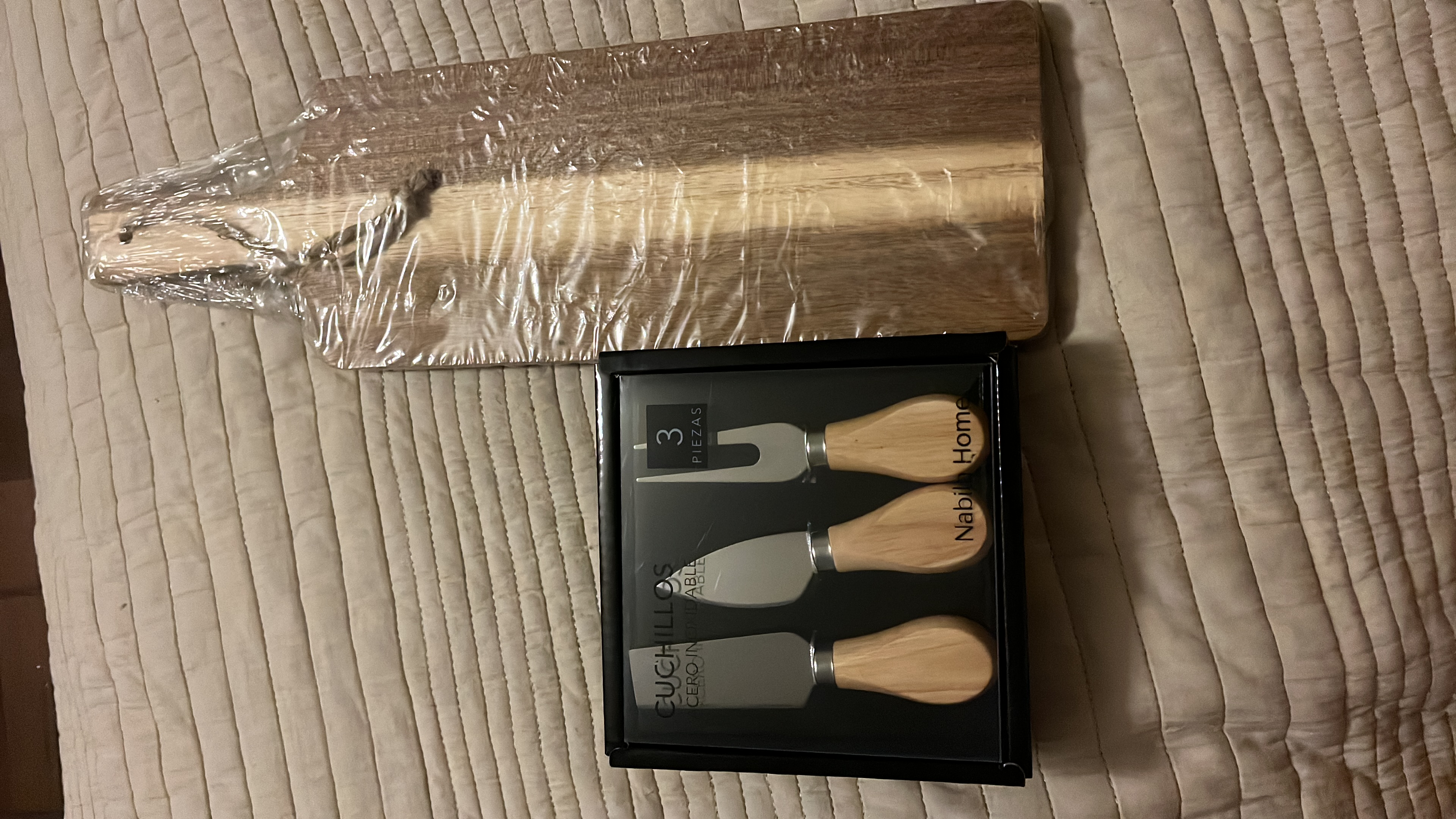 Tabla de queso + cuchillo (Marca Nabila)
