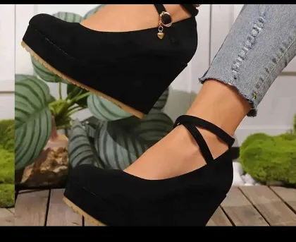 Tacones gamuzados
