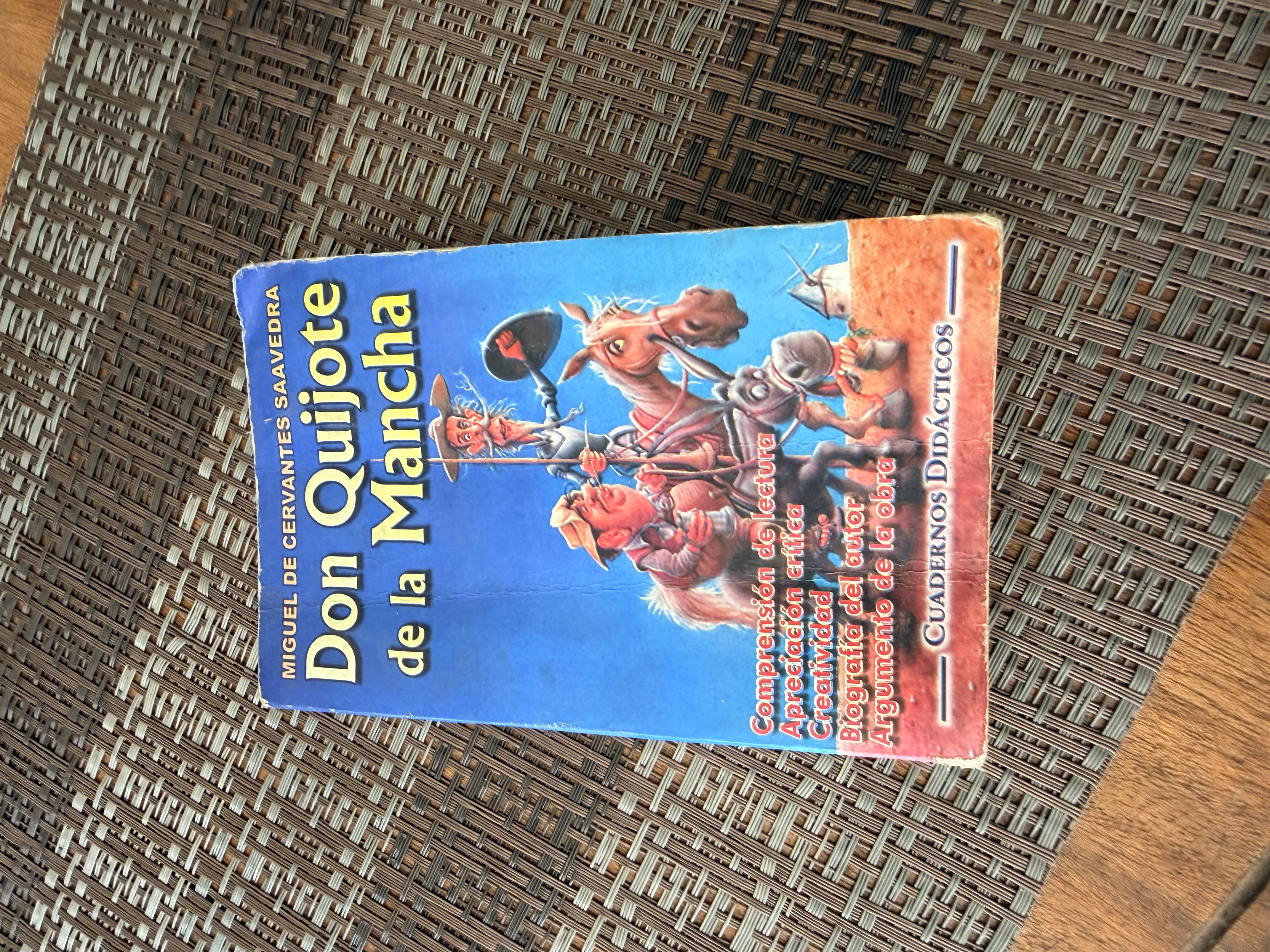 Regalo mini-libro de Don Quijote de la Mancha
