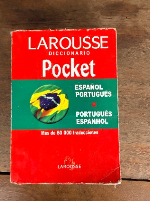 Diccionario portugués Larousse pocket