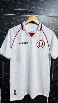 Camiseta Universitario 2025