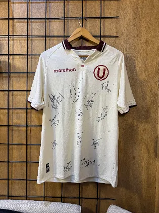 Camiseta Universitario original - Firmada