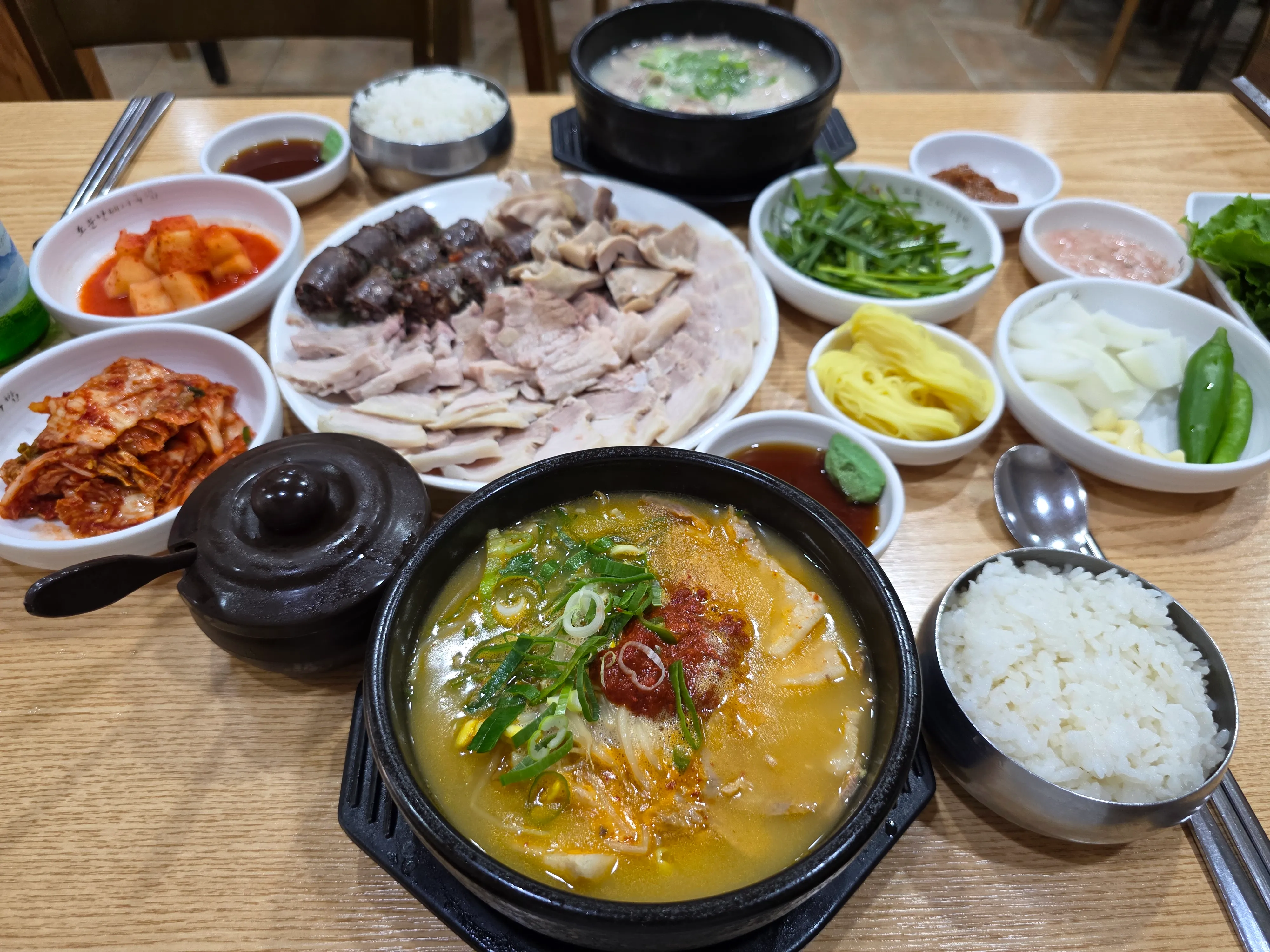 [부산진구] 소문난돼지국밥서면본점