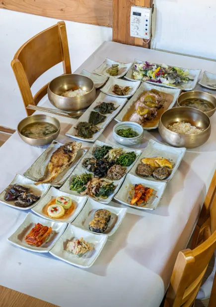 돌담사이로
