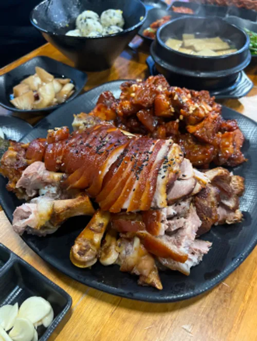 [진주시] 서민족발 진주점