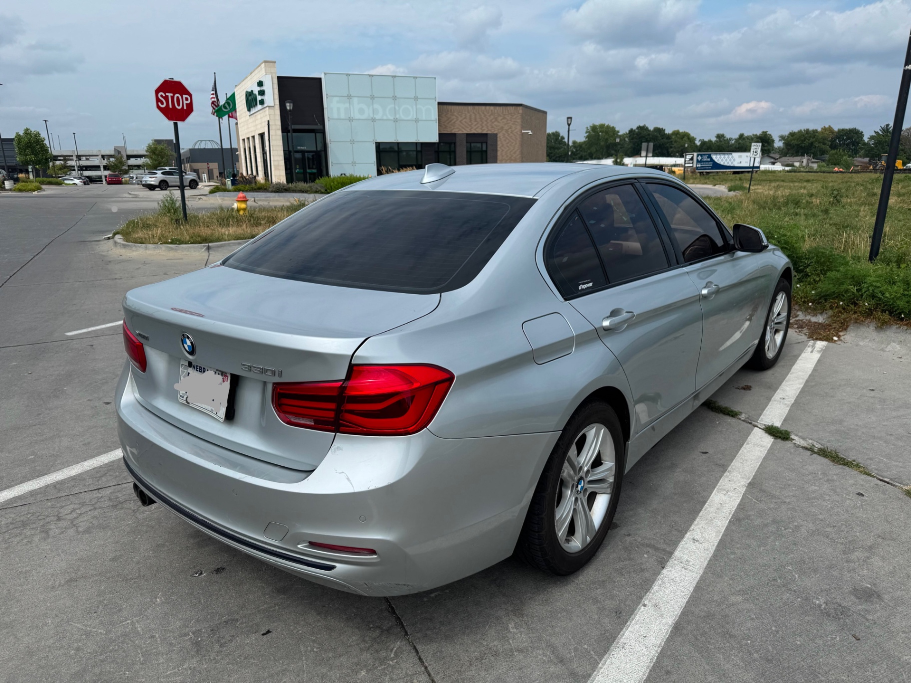 2017 BMW 330i 2017 BMW 330i xDrive Sedan AWD Automatic sport — rebuilt & branded title, 31% below market