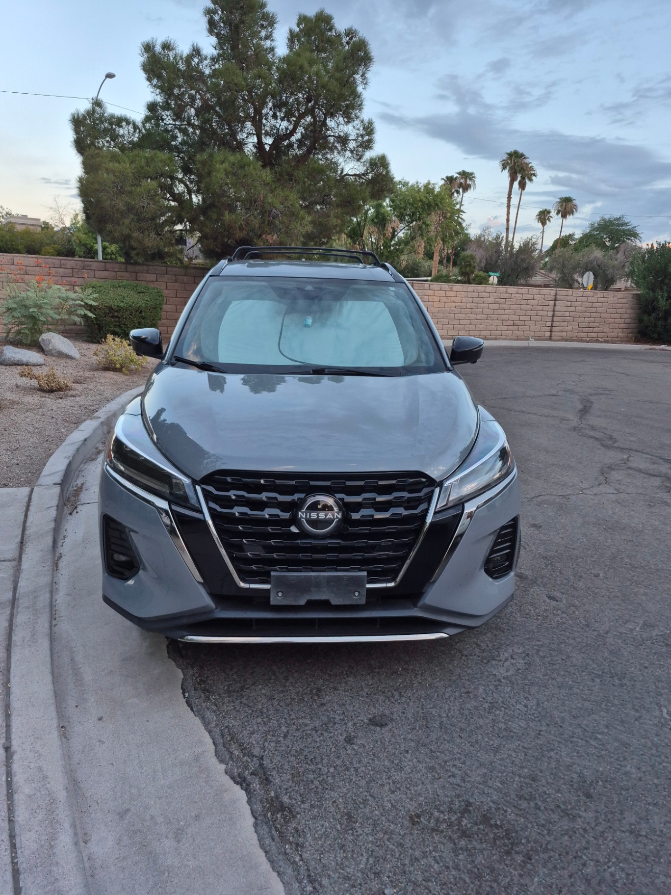 2022 Nissan Kicks Sr sport — rebuilt & branded title, 15% below market