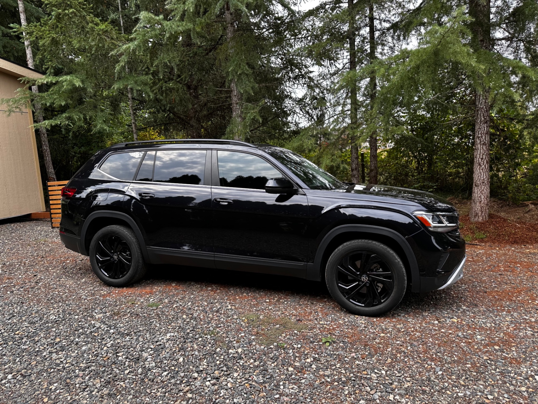 2022 Volkswagen Atlas SE 3.6 w/Technology — rebuilt & branded title, 17% below market