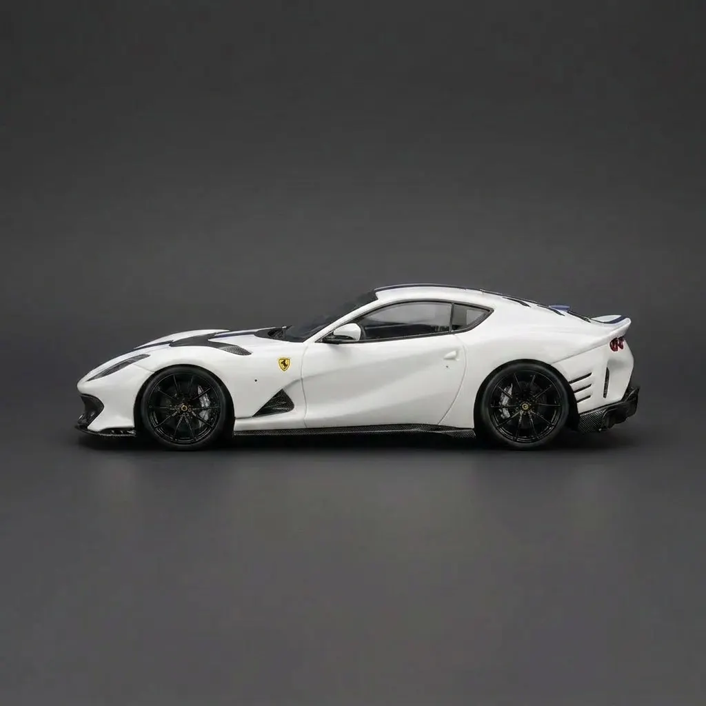 Ferrari 812 Competizione thumb 9