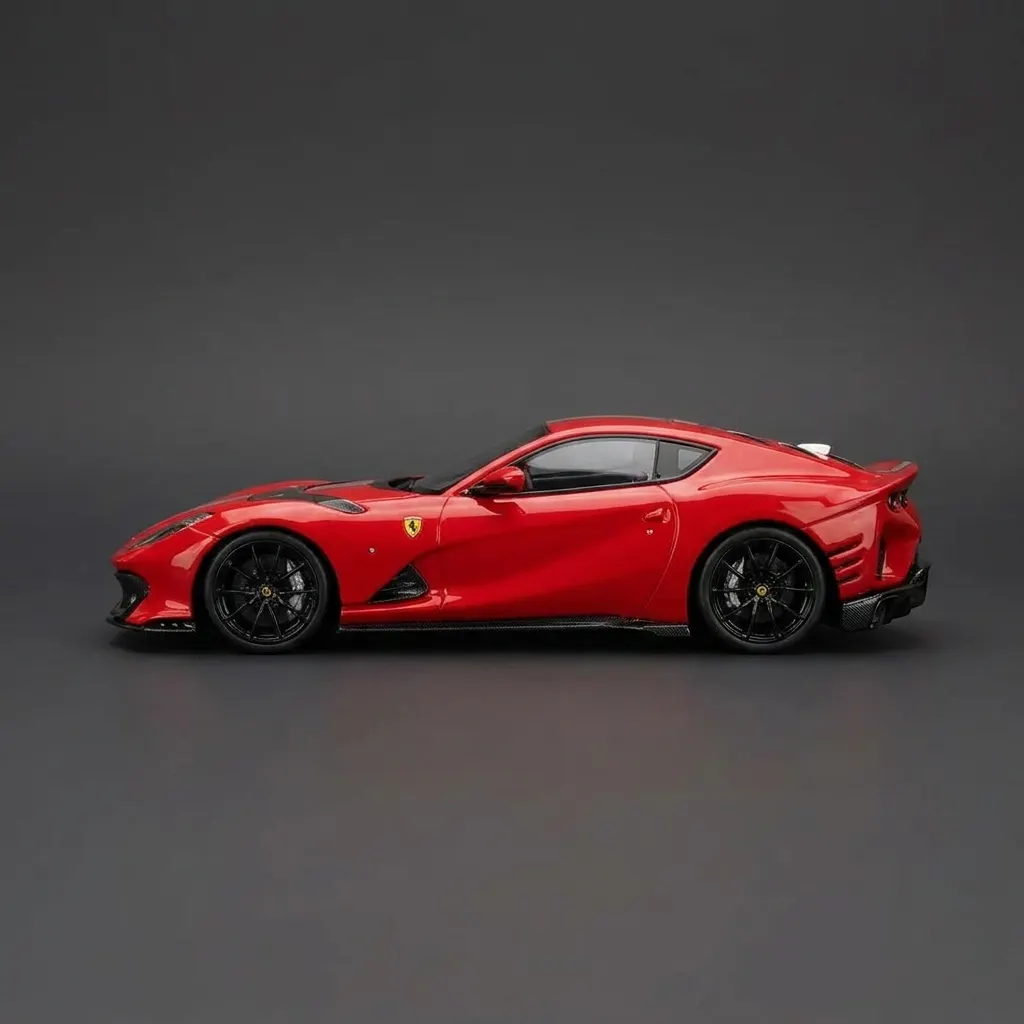 Ferrari 812 Competizione thumb 3