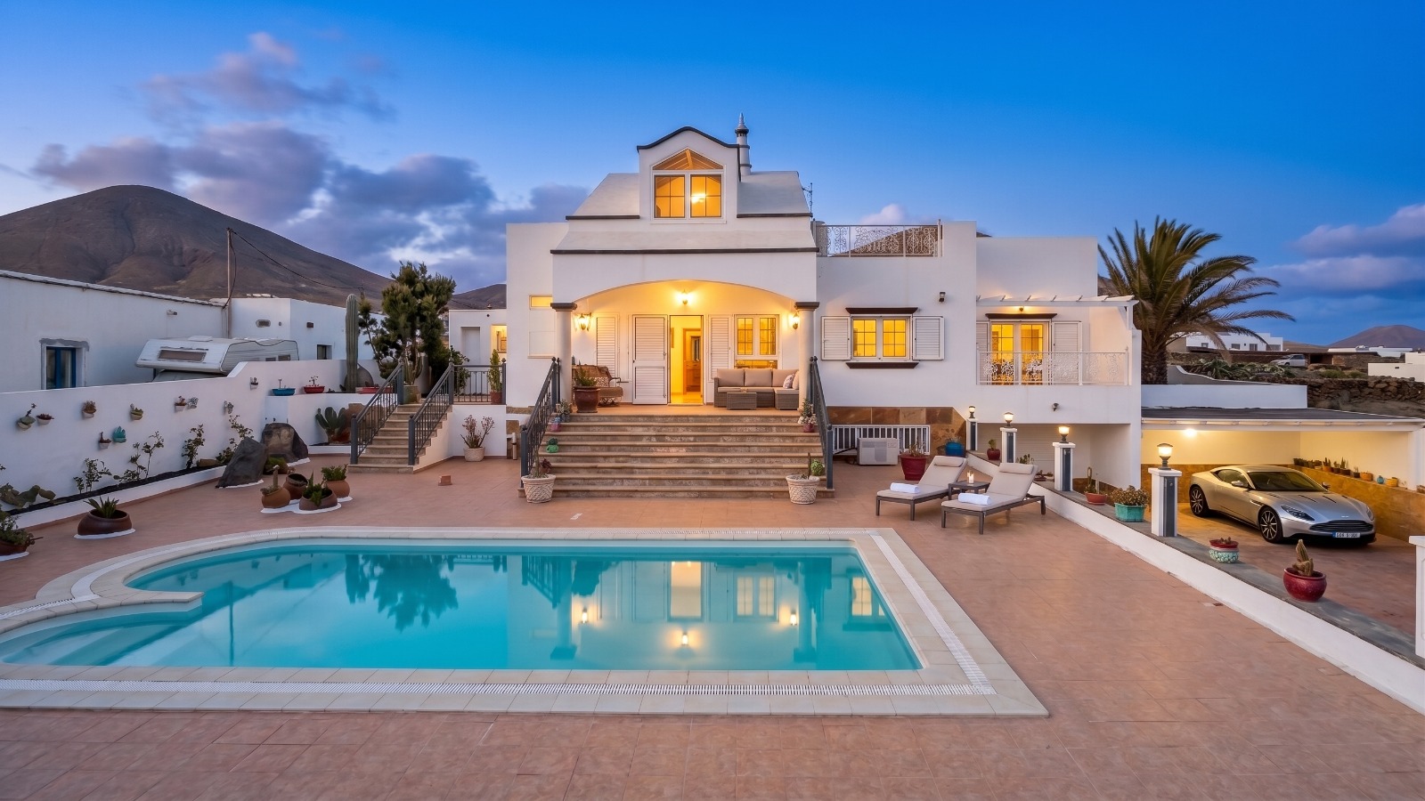 3-bed Villa in Tías – photo 1