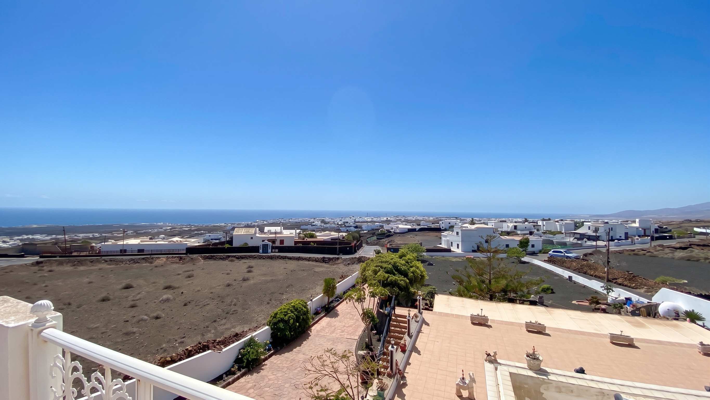 3-bed Villa in Tías – photo 4