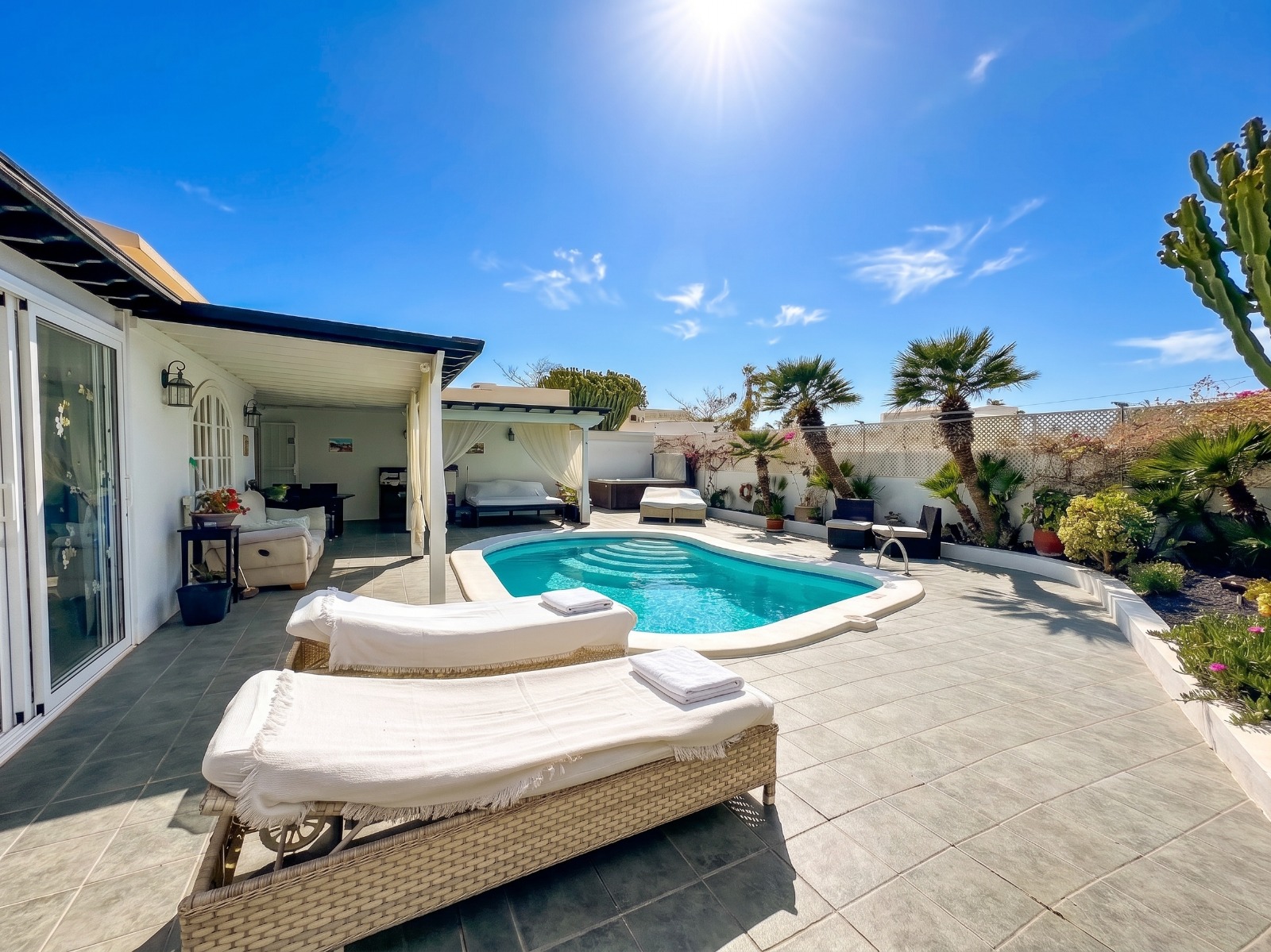 3-bed Villa in Puerto del Carmen – photo 2
